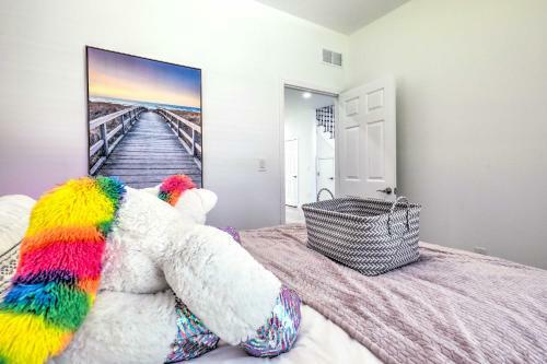 Chic And Bright Tampa Home About 5 Mi To Downtown!