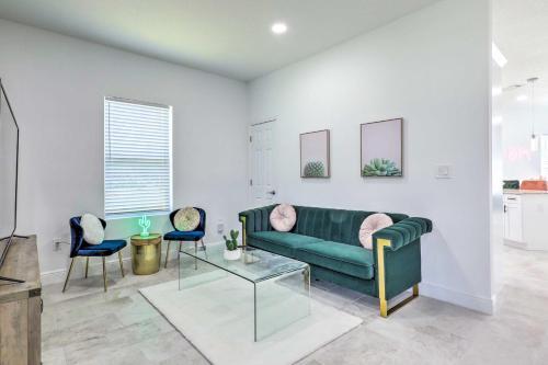 Chic And Bright Tampa Home About 5 Mi To Downtown!