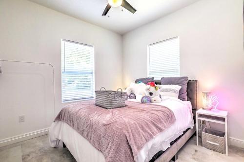 Chic And Bright Tampa Home About 5 Mi To Downtown!