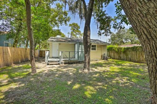 Central Tampa Home About 2 Mi To Busch Gardens!