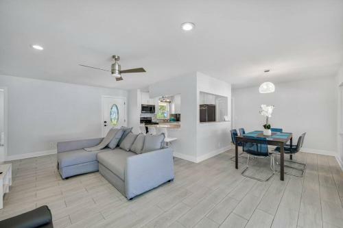 Pool Waterfront Casa Del Sol Centrally Located
