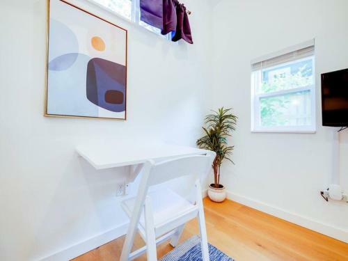 Creekside Cottage- Experience St. Aug's Newest Tiny House