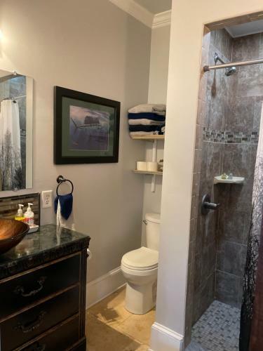 Hostal 150 Year Old Restored Lincolnville Cottage