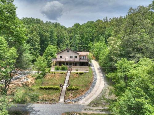*creek Front* With Hottub, Fire Pits, Billiards, Ev Charger