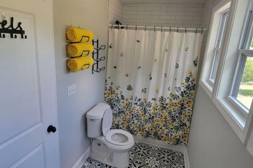 Spacious New Home Mins From The Airport, And Atl!!