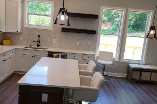 Spacious New Home Mins From The Airport, And Atl!!