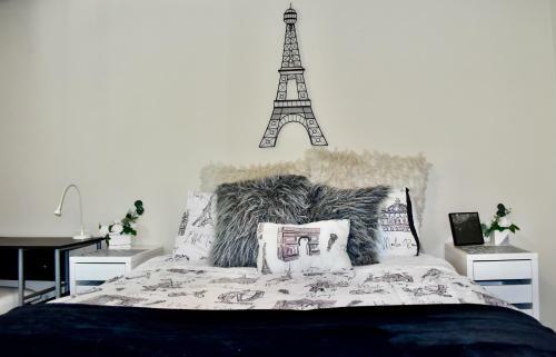 2 Bedrooms, Great Location With Pool!