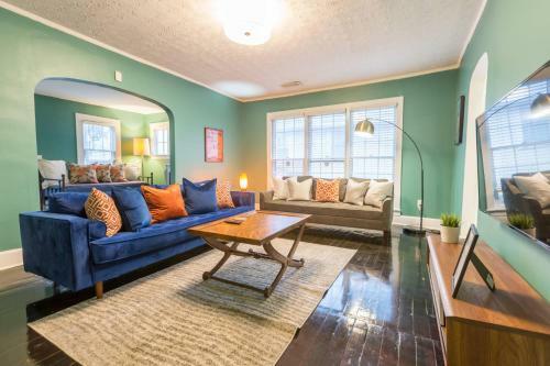 Screenplay House