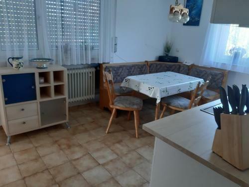Apartamento Sch�ne 80qm Ferienwohnung In Ruhiger Lage