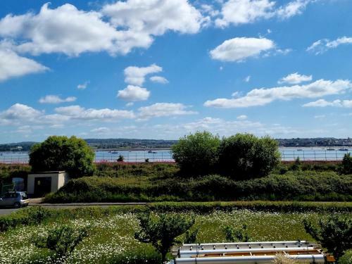 Pass The Keys Stunning Waterside Retreat With Estuary Views