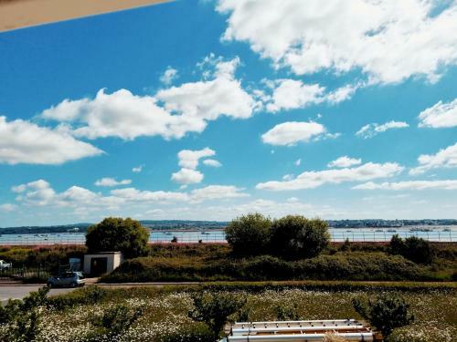 Pass The Keys Stunning Waterside Retreat With Estuary Views
