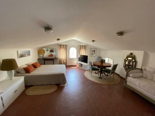 Hostal Villa Les Palmiers