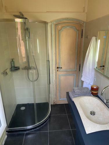 Hostal Villa Les Palmiers