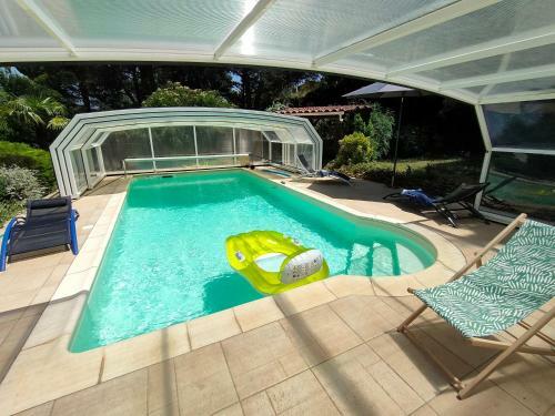Confortable Suite Parentale Avec Jardin Et Piscine