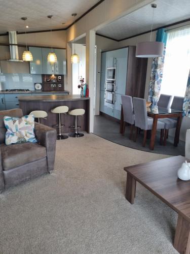 Pemberton Arrondale Lodge, Lakeside View (Haven Lakeland)