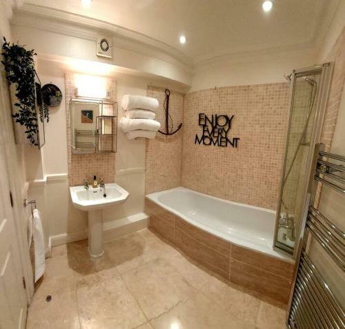 Beautifully Appointed, Period Seaside Apartment