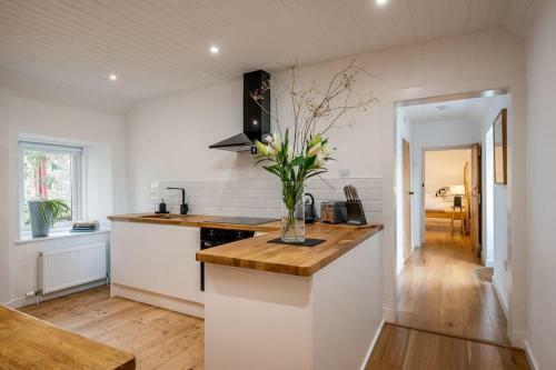 Spacious & Stylish Stonehous