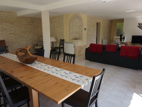 Villa Carnac, 6 Bedrooms, 12 Persons - Fr-1-533-15