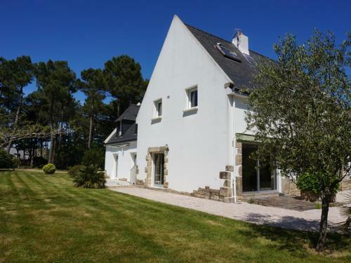 Villa Carnac, 6 Bedrooms, 12 Persons - Fr-1-533-15