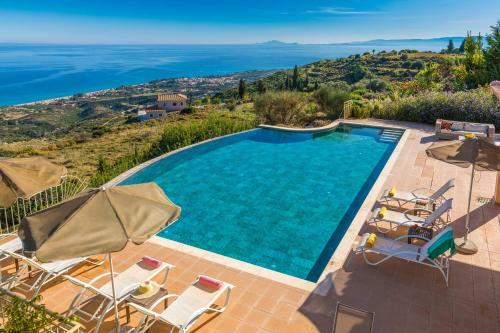 Villa Mirsini By Villa Plus