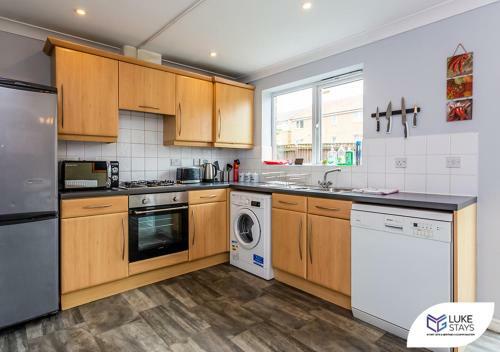 Apartamento ?stunning 5 Bed House ?wifi ?parking ?nr Stadium?