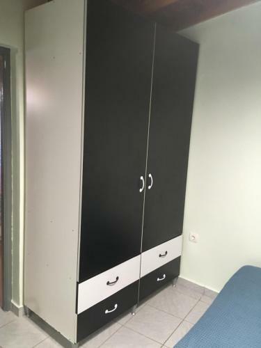 Leonidas Apartments 1