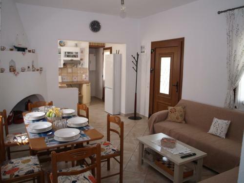 Ilioni's House