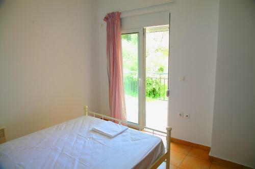 Apartment In Theologos