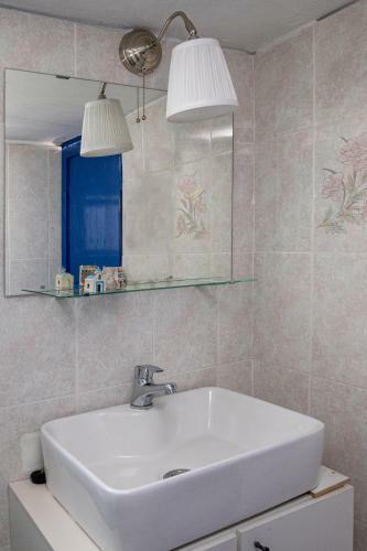 Apartamento Neotraditional House In Tinos For 4 Ppl