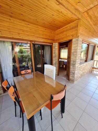 Varkiza Chalet