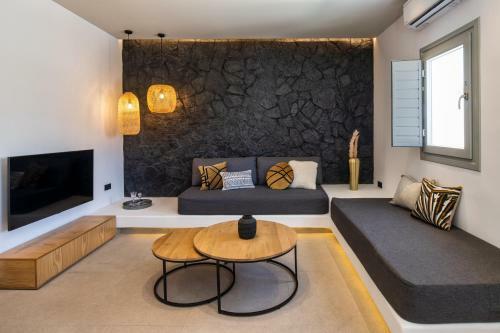 Anatelo House