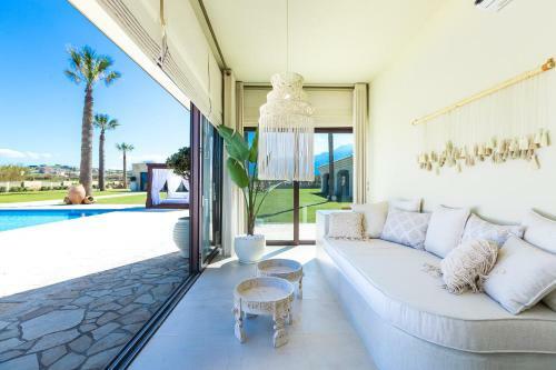 Villa Paralia Beachfront Residence