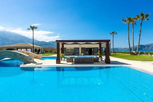 Villa Paralia Beachfront Residence