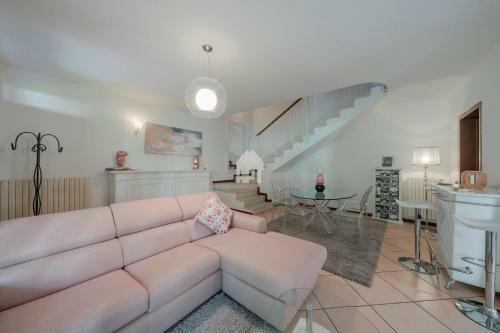 Villa Duplex With Private Garden & Jacuzzi