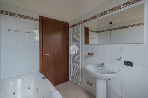 Villa Duplex With Private Garden & Jacuzzi
