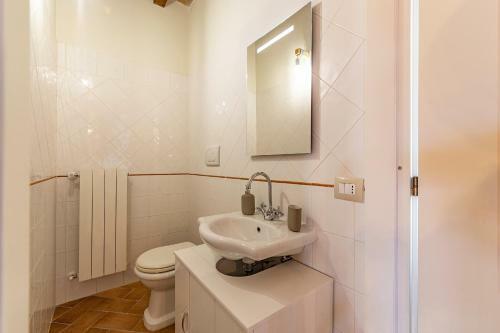 Apartamento Bright Apt With Terrace And Shared Pool