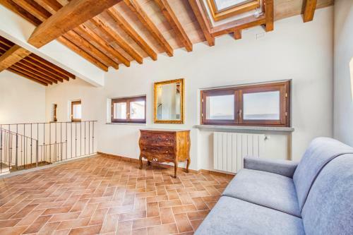 Apartamento Bright Apt With Terrace And Shared Pool