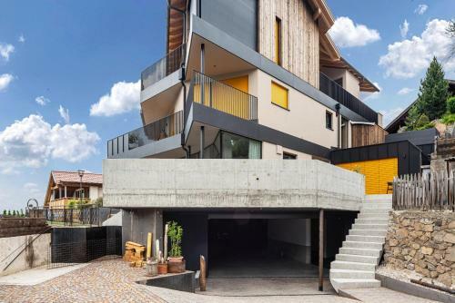 Aumia Apartment Opal