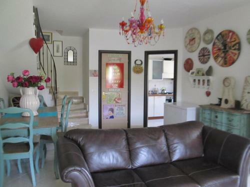 Villa 18 Pbc