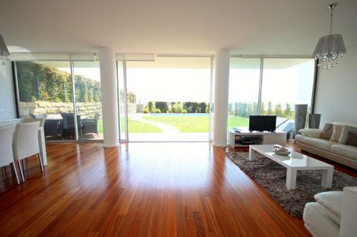 Lux Design Villa In Sintra