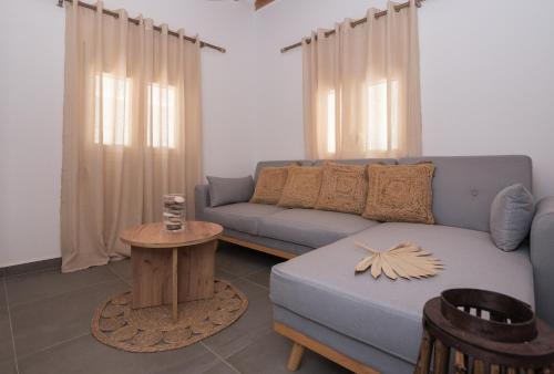 Kanelis Milos Sea Suite