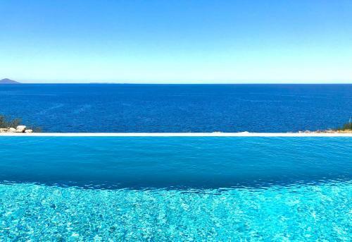 Villa Kuro Beach House