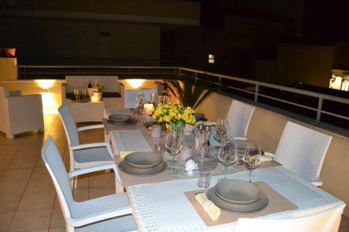 Roomy Apartment With Terrace & Parking