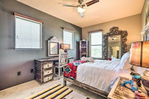 Apartamento Luxurious Santa Fe Retreat With Community Pool!