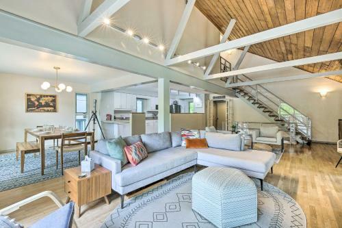 Hudson Valley Home With Lake Views And Kayaks
