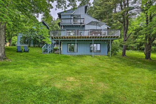 Hudson Valley Home With Lake Views And Kayaks