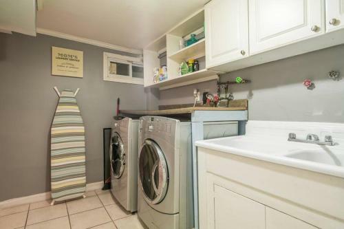 352 New York Cozy, 1 Bedroom Brownstone Apt