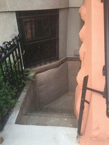 352 New York Cozy, 1 Bedroom Brownstone Apt