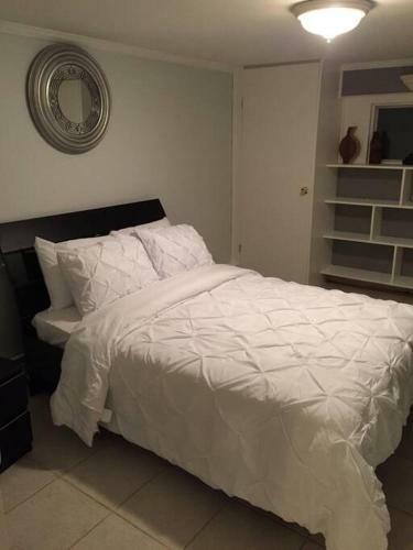 352 New York Cozy, 1 Bedroom Brownstone Apt