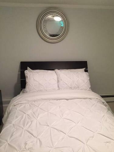 352 New York Cozy, 1 Bedroom Brownstone Apt